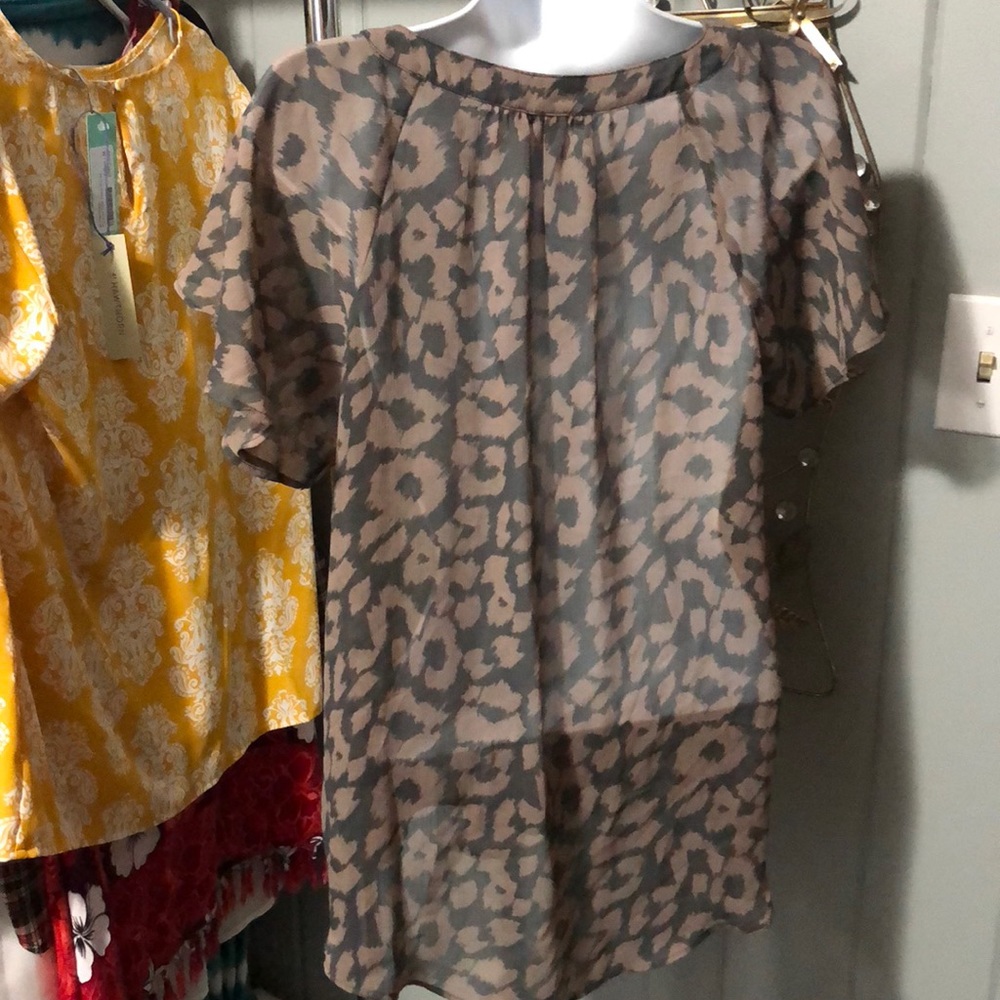 Express Grey Leopard Print Blouse Size Medium - image 3